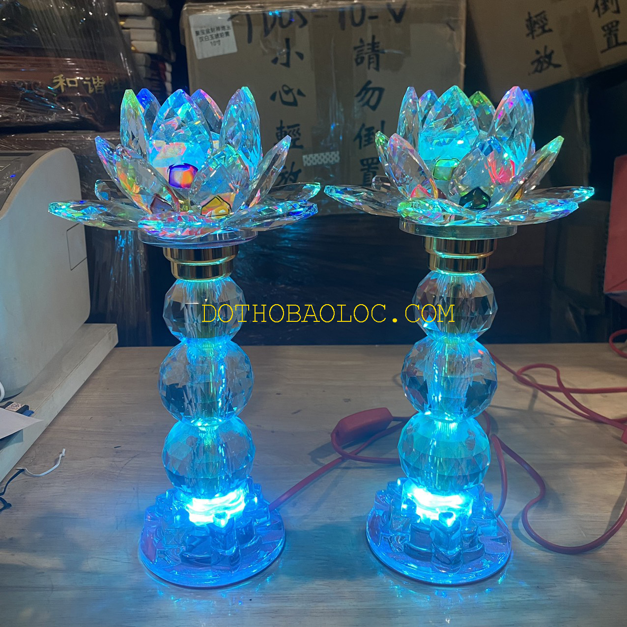 Đèn pha lê hoa sen 3 cục bông cao cấp nhập khẩu từ Đài Loan cao 30cm