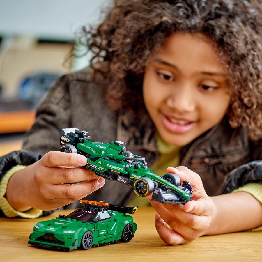 LEGO SPEED CHAMPIONS 76925 Đồ Chơi Lắp Ráp Xe An Toàn Aston Martin Và Siêu Xe Amr23 (564 chi tiết)