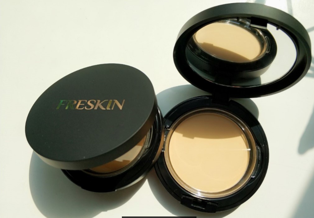 Phấn Phủ Collagen Kiềm Dầu và Che Khuyết Điểm – Freskin Sunshine Two-Way Cake SPF30++