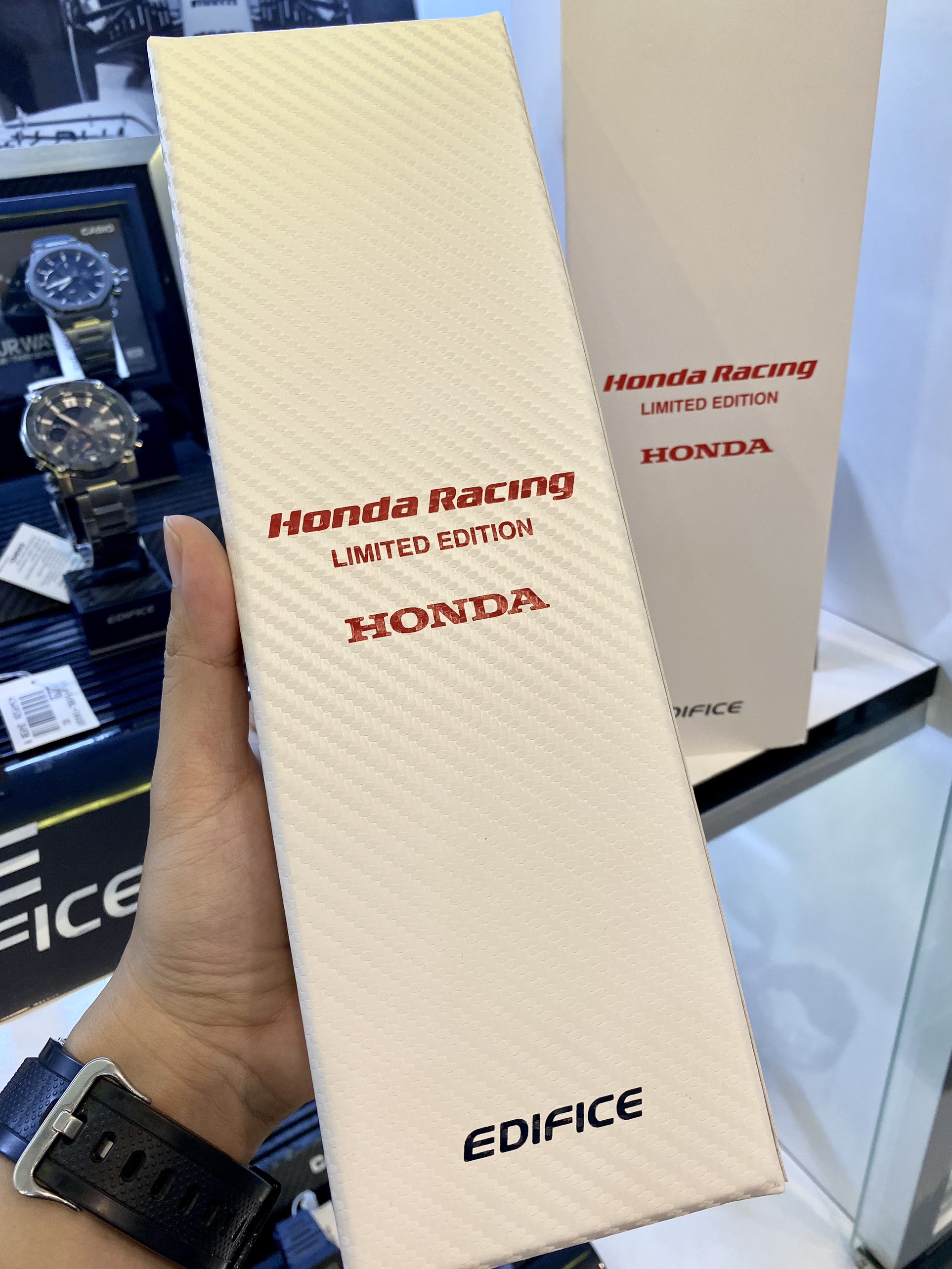 Đồng hồ nam dây da Casio Edifice ECB-S100HR-1ADR Phiên bản giới hạn HONDA RACING Championship - Tặng kèm dây vải dù | ECB-S100HR-1A