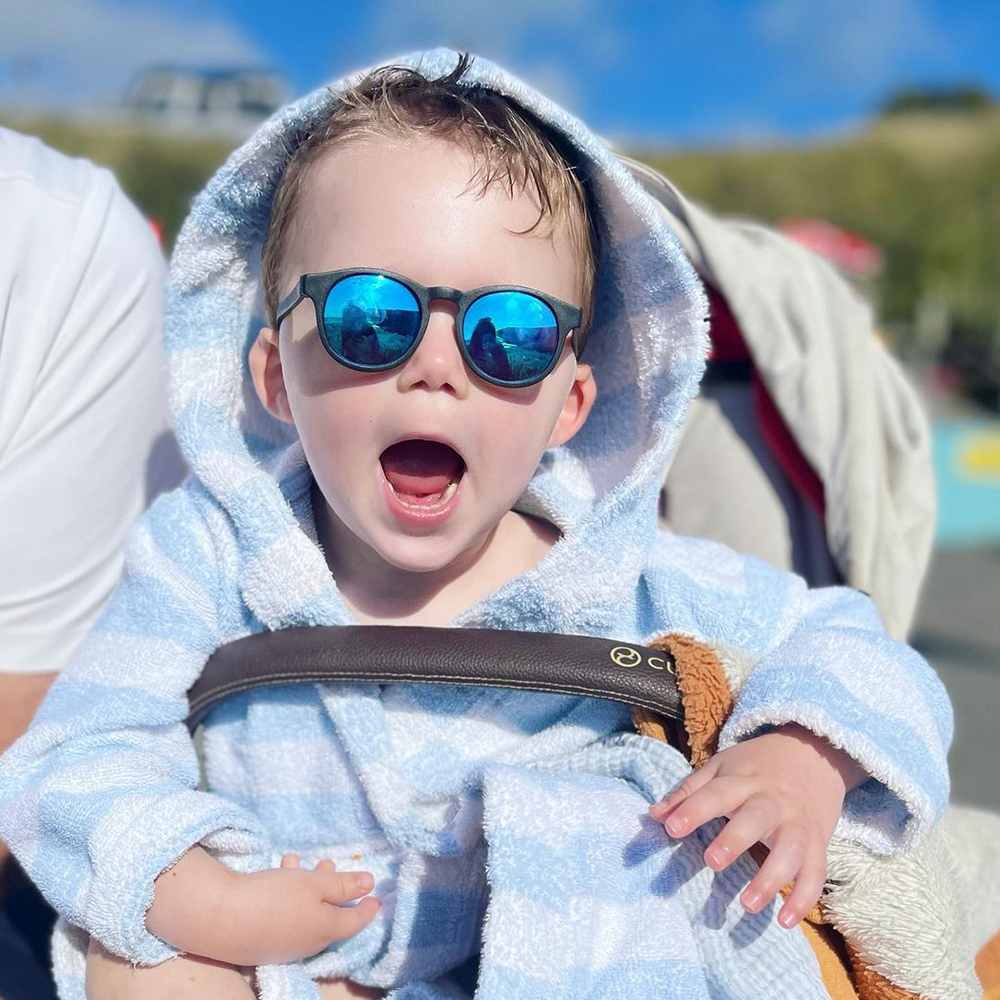 Kính chống tia cực tím có tròng kính phân cực cho bé Babiators – The Agent, Tráng gương xanh, 3-5 tuổi