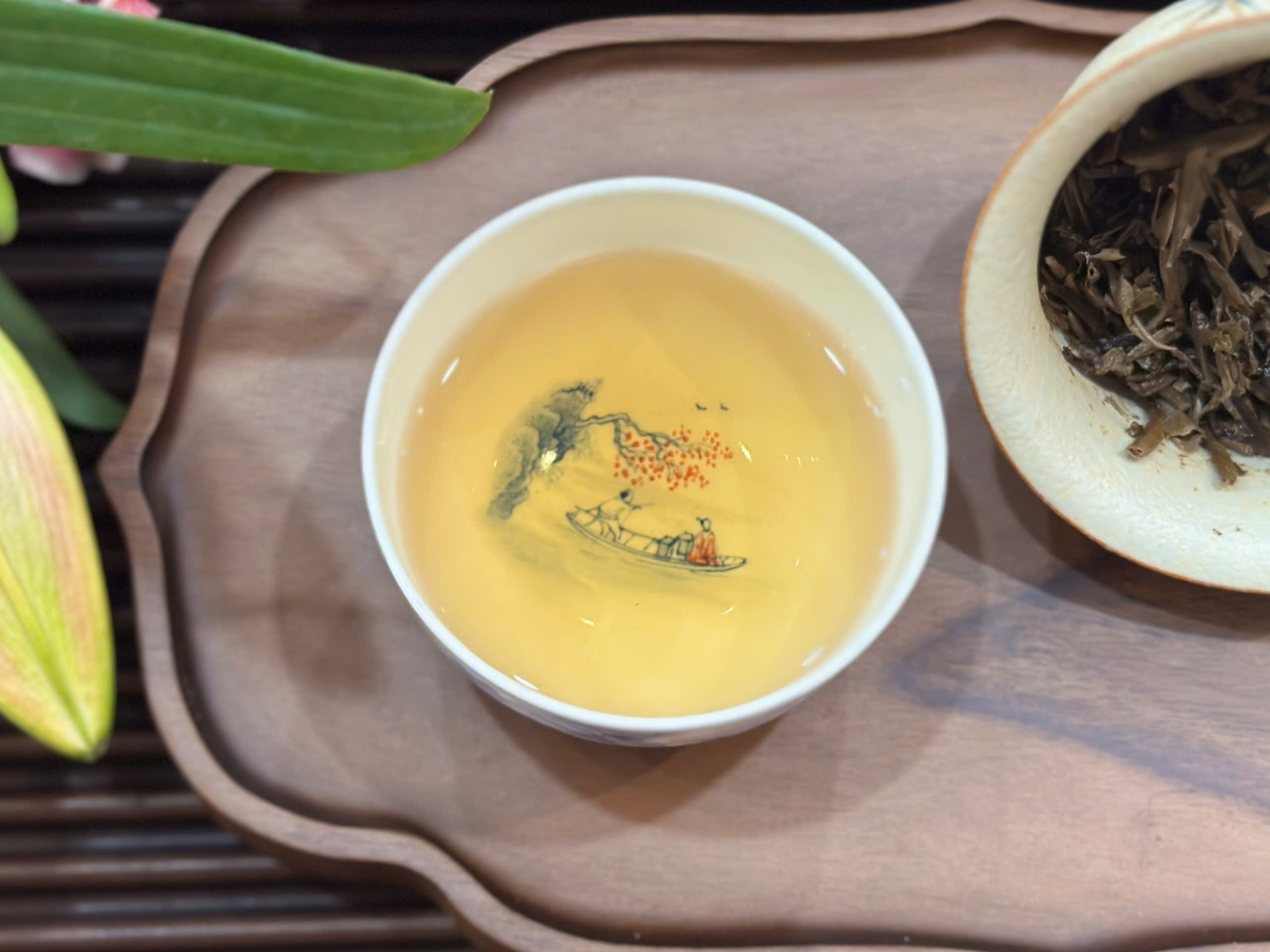 BÁNH TRÀ PHỔ NHĨ SỐNG BẠCH TRÀ MẪU ĐƠN U VẬN - 300G - TRÀ NGON LÂU NĂM - WHITE PUERH TEA - SHENG PUERH