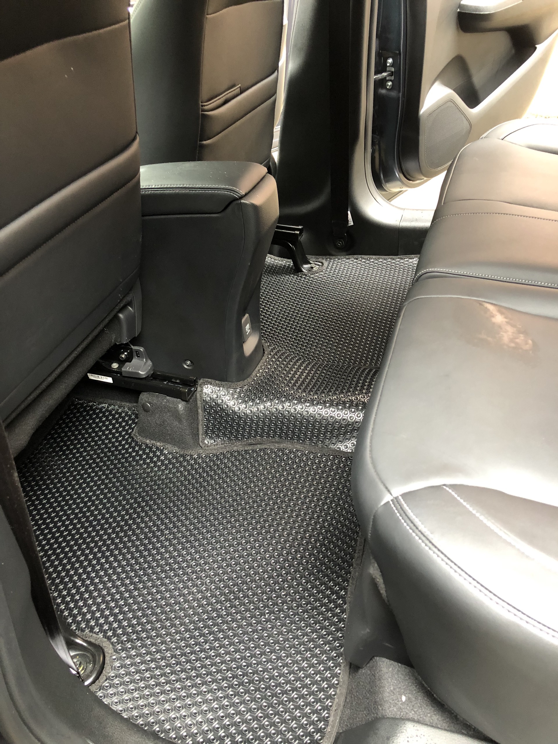 Thảm lót sàn KATA cho xe Honda BRV 2023 - Hàng chính hãng không mùi, không ẩm mốc, dễ vệ sinh tháo lắp