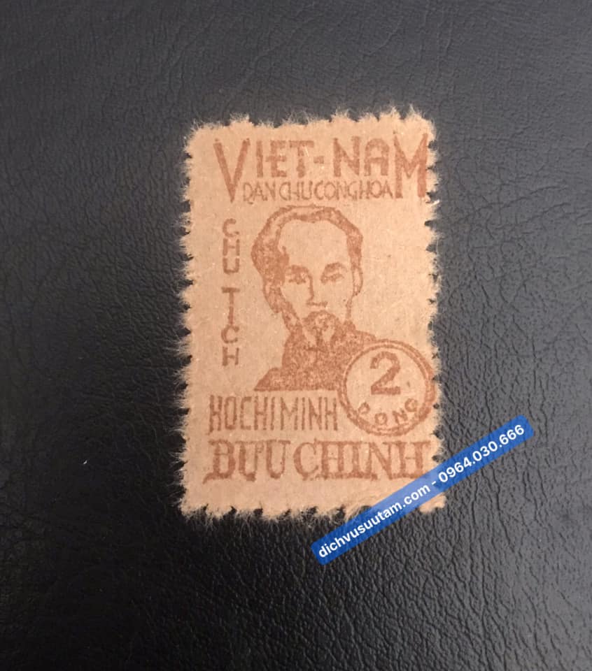 Bộ 3 con tem Sống bưu chính Bác Hồ in trên giấy gió, bộ tem đầu tiên của Việt Nam