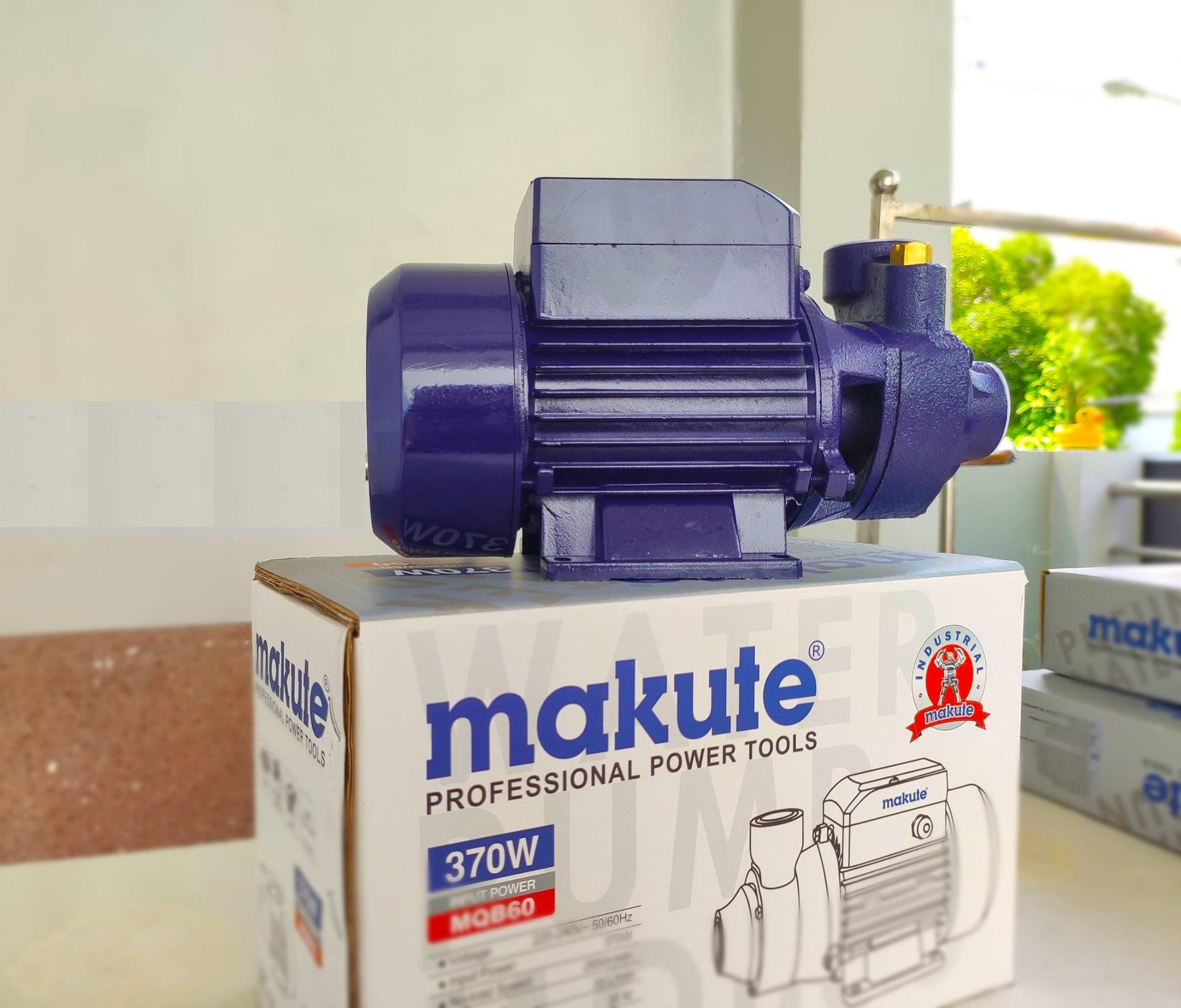 Máy bơm nước ly tâm 370W MAKUTE MQB60- Hàng chính hãng