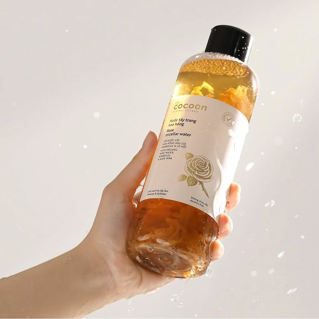 Nước tẩy trang hoa hồng tẩy sạch makeup và cấp ẩm Cocoon  Rose Micellar Water