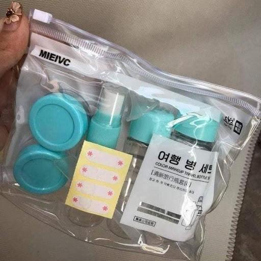 Bộ kit 8 món Hàn Quốc mini chiết mỹ phẩm tiện dụng cho các chuyến du lịch