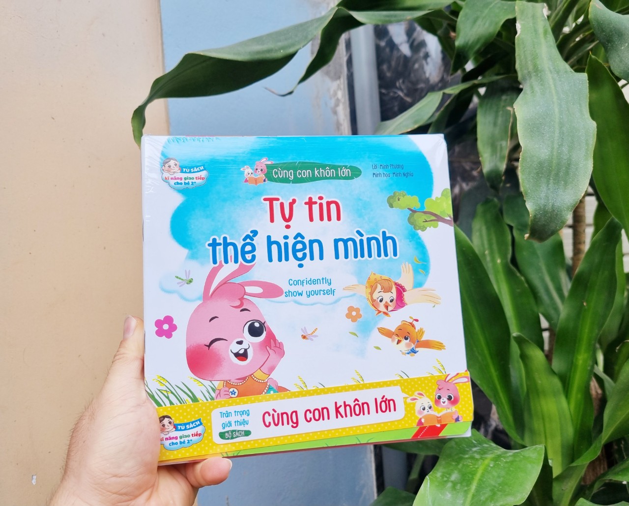 Một Cuốn trong Trọn Bộ 10 cuốn Kỹ Năng Giao Tiếp Cho Bé 2+ (Song Ngữ Việt - Anh) Cùng Con Khôn Lớn Giúp Con Hiểu Và Tự Tin Hơn Vào Bản Thân Vượt Qua Mọi Khó Khăn Thử Thách Trong Cuộc Sống