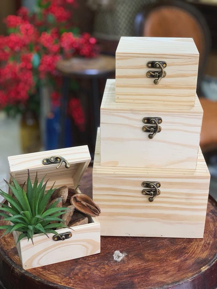 Hộp gỗ thông vuông nắp gỗ 15x15x10cm màu tự nhiên