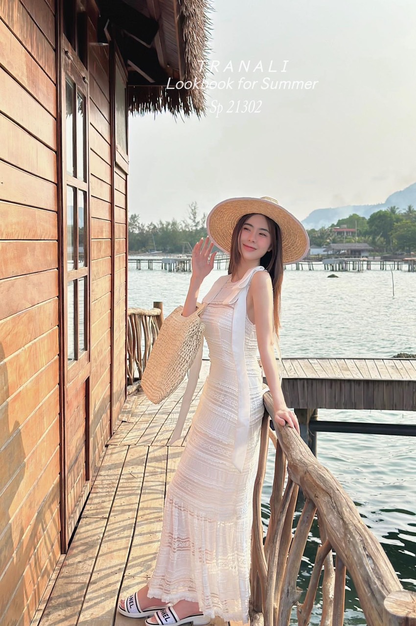 Đầm ren 3 lỗ vai nơ đầm maxi ren