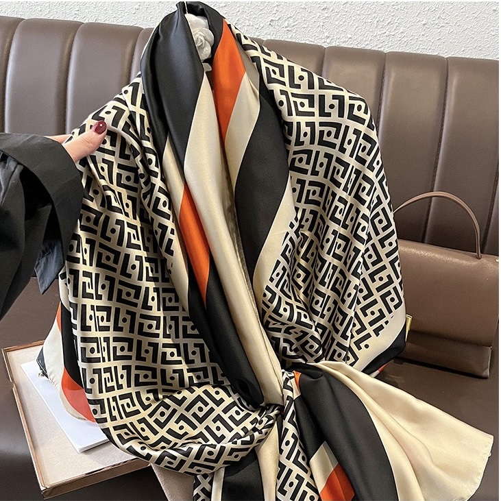 KHĂN CHOÀNG LỤA DÁNG DÀI CỰC SANG PHONG CÁCH TÂY ÂU SANG XỊN MỊN MÃ 08