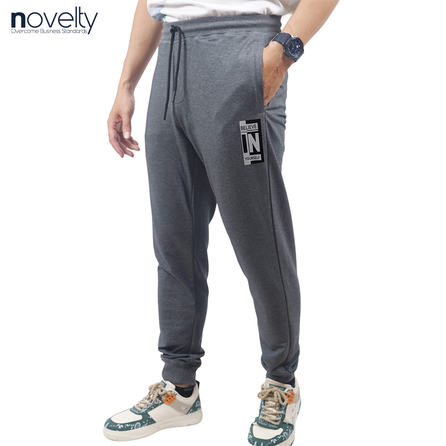 Quần jogger nam họa tiết in dập nổi Novelty Regular fit xám lông chuột NQGMMDMT3R230553Q