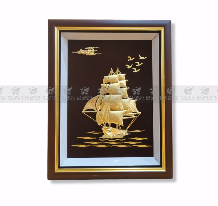 Tranh thuyền thuận buồm xuôi gió mạ vàng 24k (25x32cm) MT Gold Art- Hàng chính hãng, trang trí nhà cửa, phòng làm việc, quà tặng sếp, đối tác, khách hàng, tân gia, khai trương 