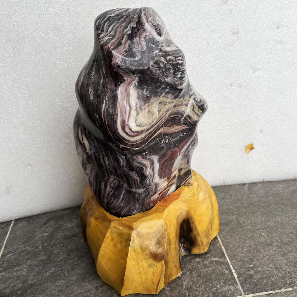 CÂY ĐÁ, TRỤ ĐÁ MÀU ĐỎ TÍM CHO NGƯỜI MỆNH THỔ VÀ HỎA, CAO 31 CM, NẶNG HƠN 7 KG