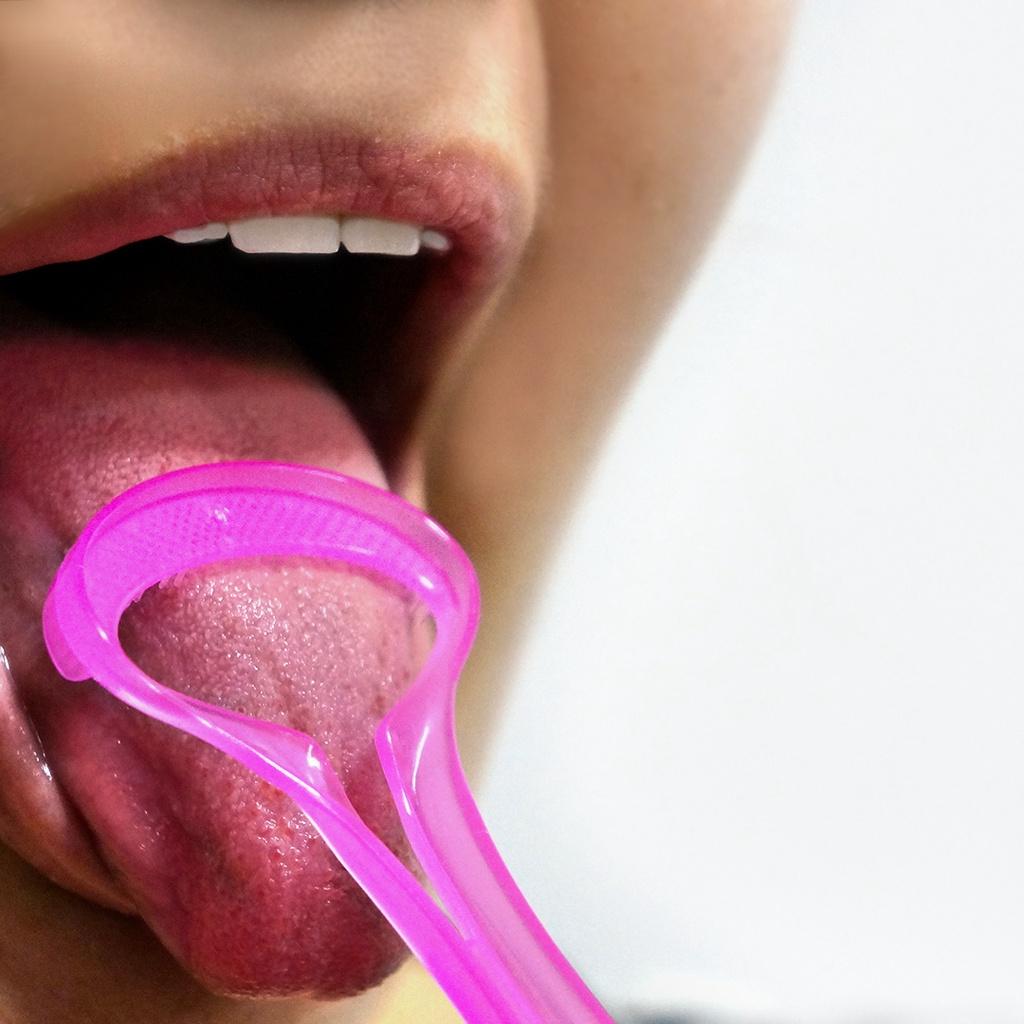 Cạo lưỡi TONGUE CLEANER Thụy sĩ - sạch khuẩn, hết hôi miệng (Bộ 3 chiếc)