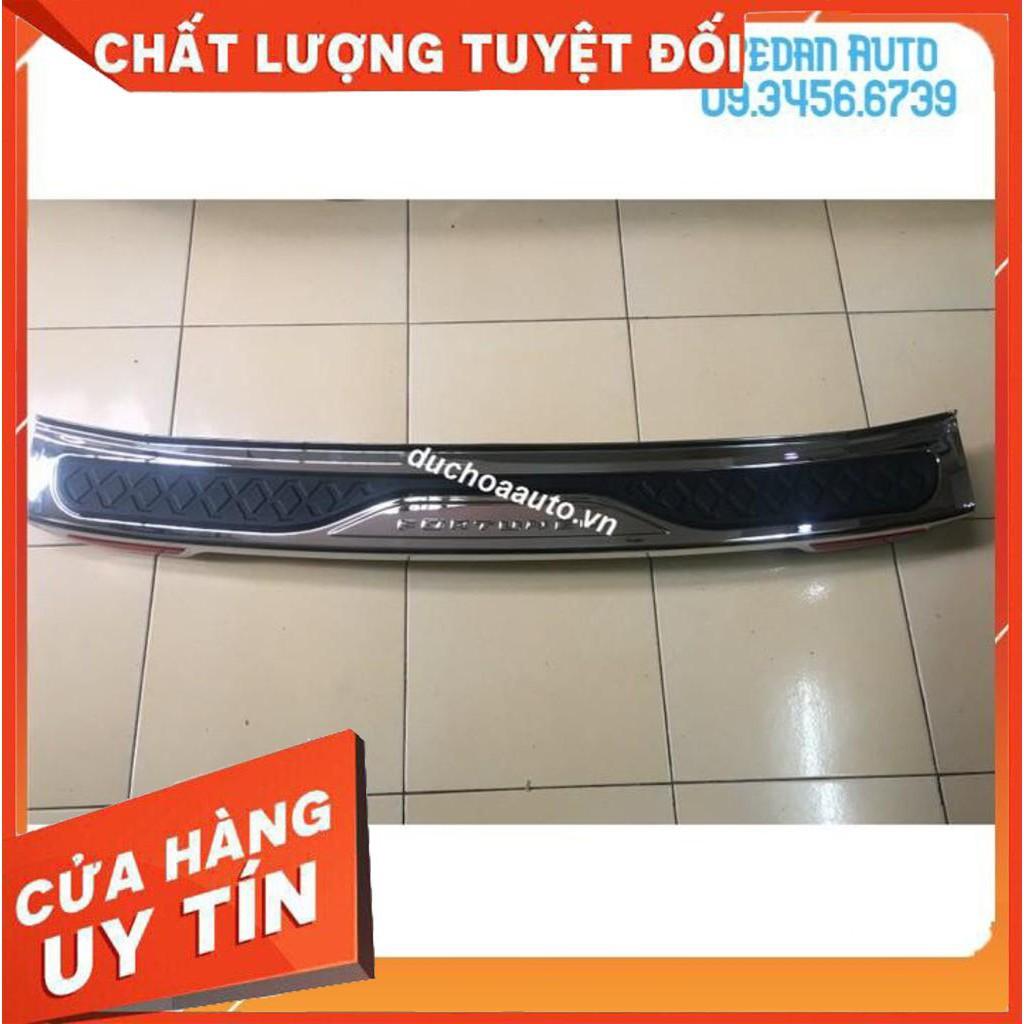 Chống trầy cốp Fortuner 2017-2019 mẫu nhựa Cao Cấp