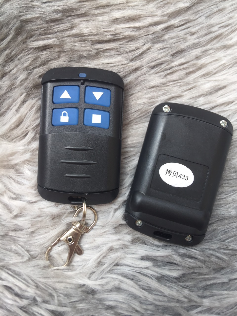 Remote cửa cuốn 8 mã gạt 433 MHZ chống nước pin siêu bền