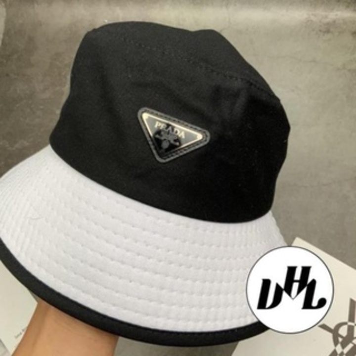 Mũ Bucket Phối Đen Trắng Unisex Mạc Pra.da Tam Giác Form Cụp Thời Trang Nam Nữ
