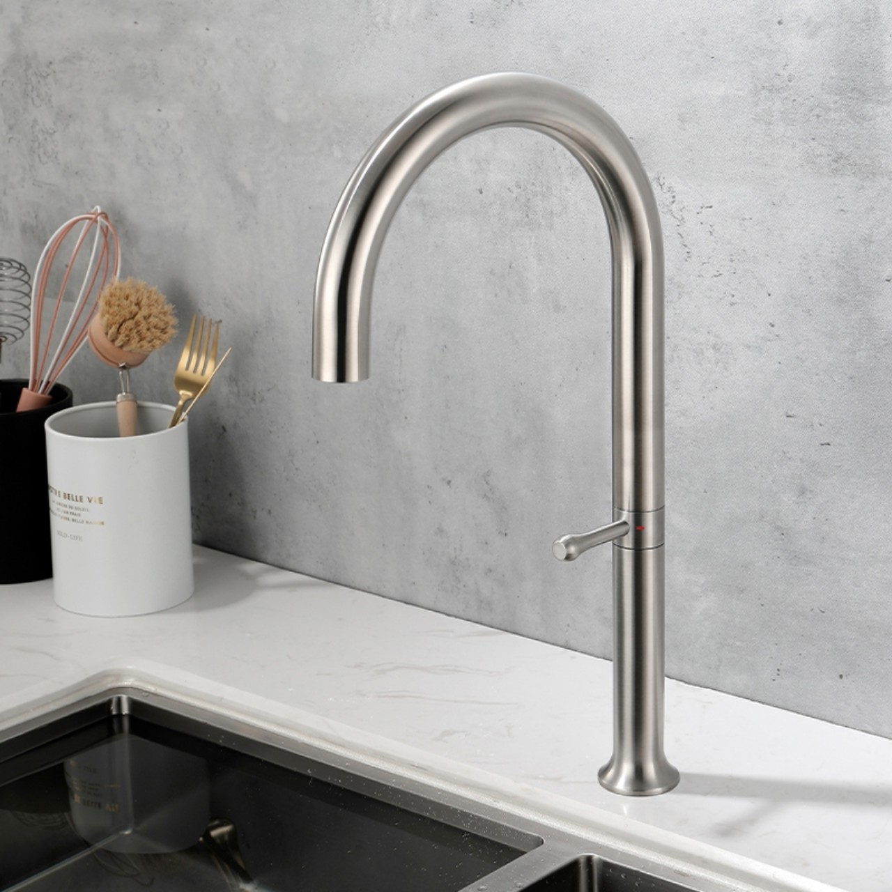 Vòi rửa bát nóng lạnh đồng mạ PVD màu ghi xám sang trọng