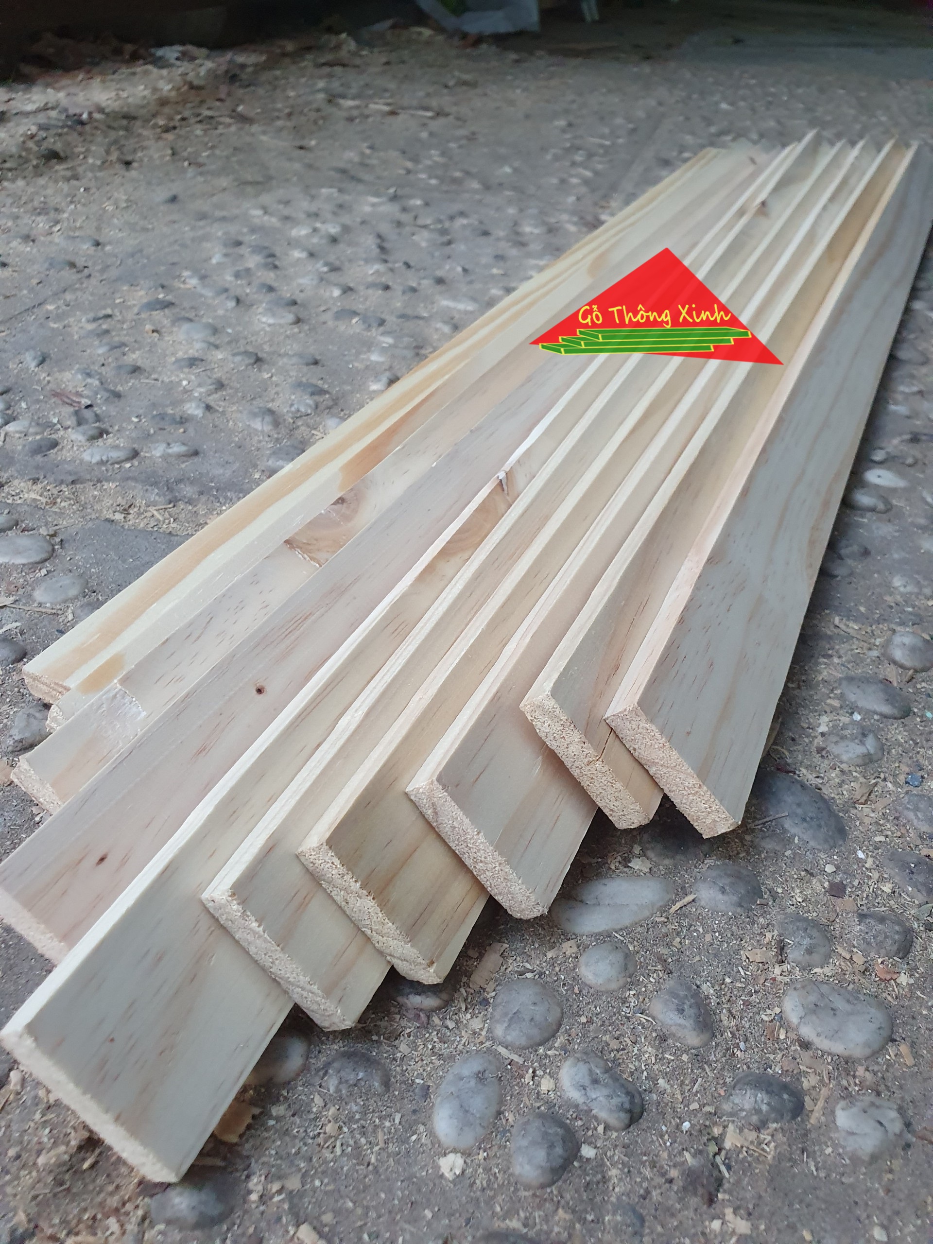 Thanh gỗ thông dày 1cm,rộng 4cm,dài 80cm dùng làm nẹp,khung viền,đóng kệ,đóng vật dụng,trang trí,DIY