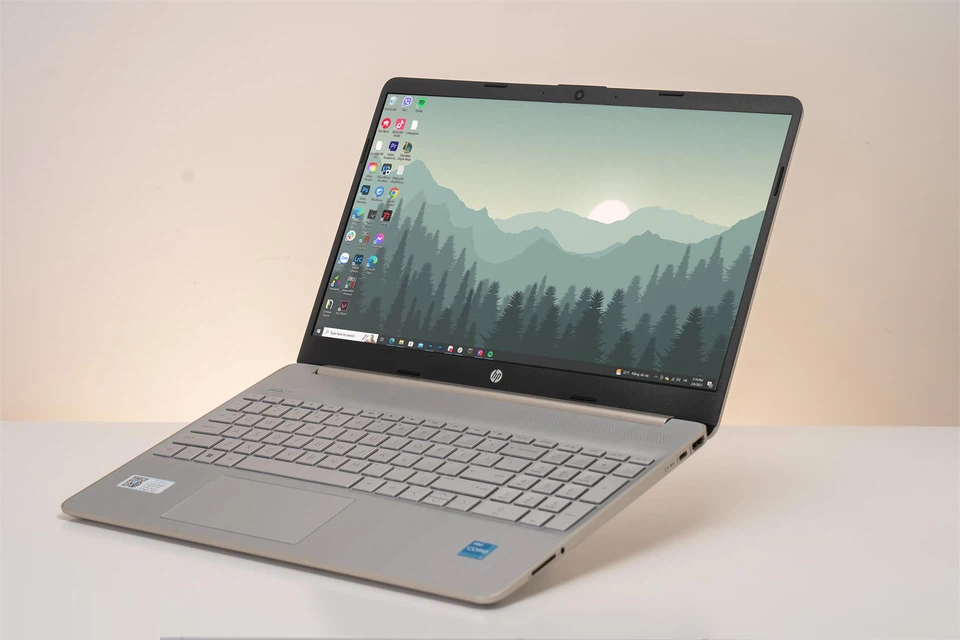 Máy Tính Xách Tay Laptop HP 15s-fq2711TU i3 1115G4/8GB/256GB/15.6"FHD/Win 11 - Hàng Chính Hãng