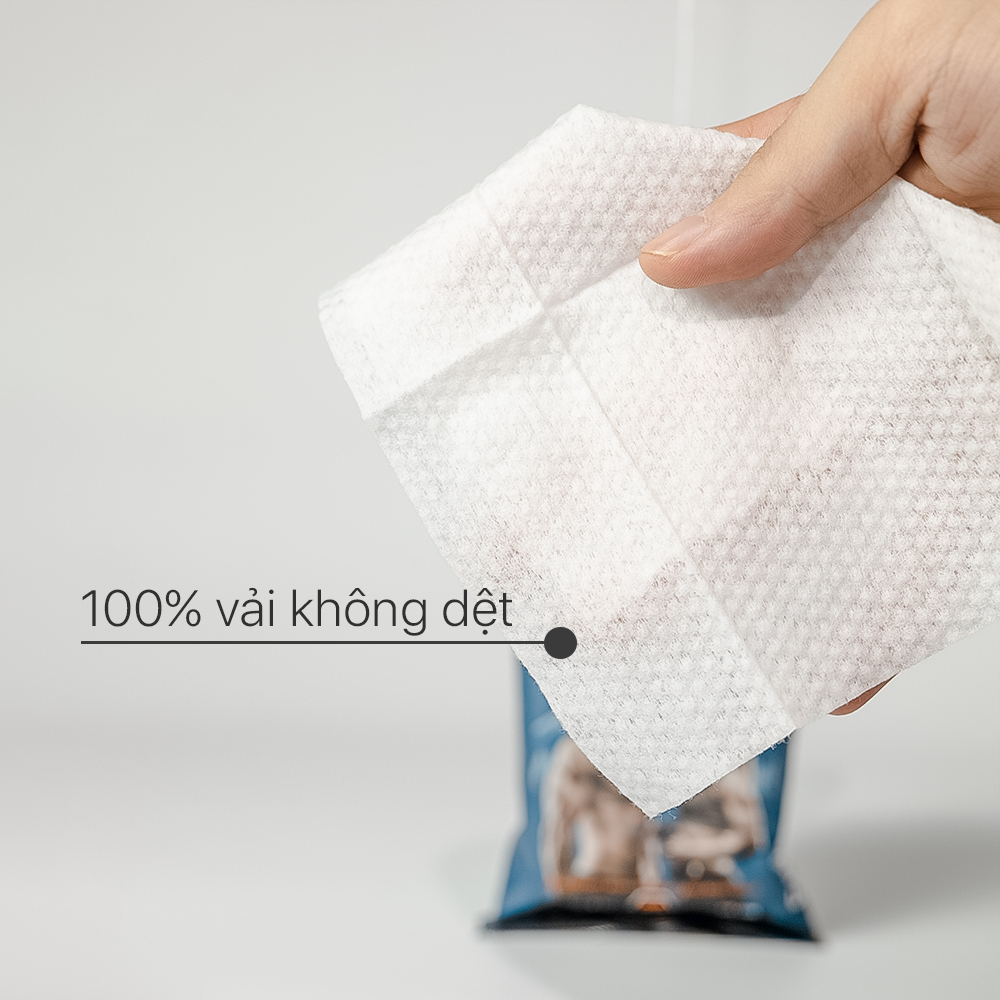 Khăn giấy ướt thể thao cao cấp EcoWipes gói 25 tờ lau mồ hôi làm mát cơ thể khử mùi nhanh chóng cho vận động viên