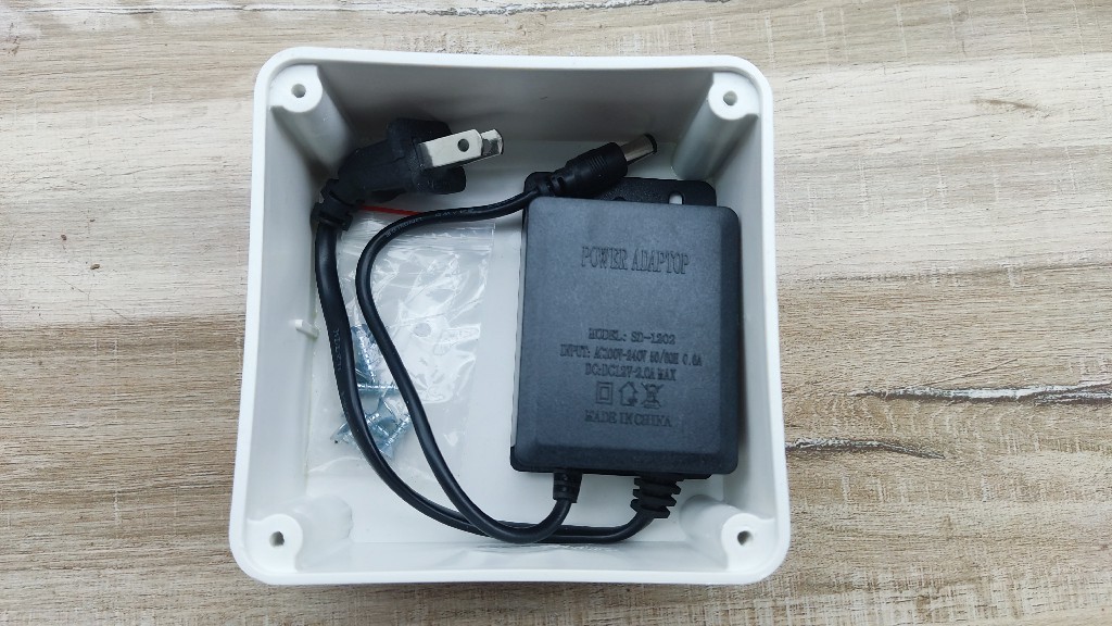Hộp kỹ thuật liền nguồn 12v-2A chuyên dụng cho camera loại tốt bảo hành 12 tháng