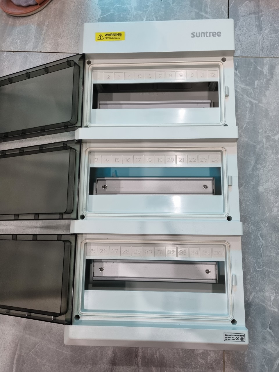 Vỏ tủ điện nhựa suntree 36MCB Sh 36 PN cho solar
