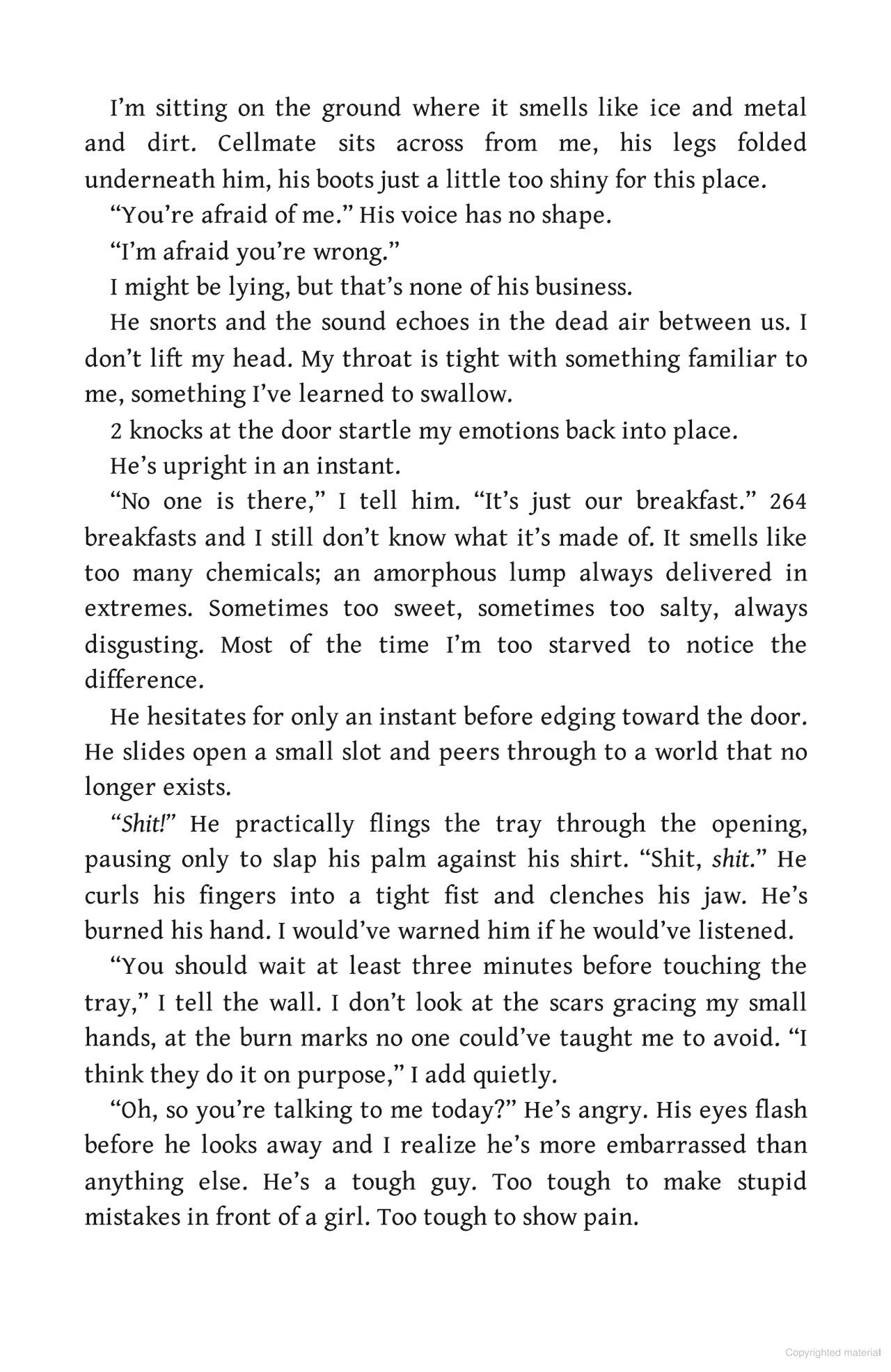 Sách ngoại văn: Shatter Me Collector’s Deluxe Limited Edition