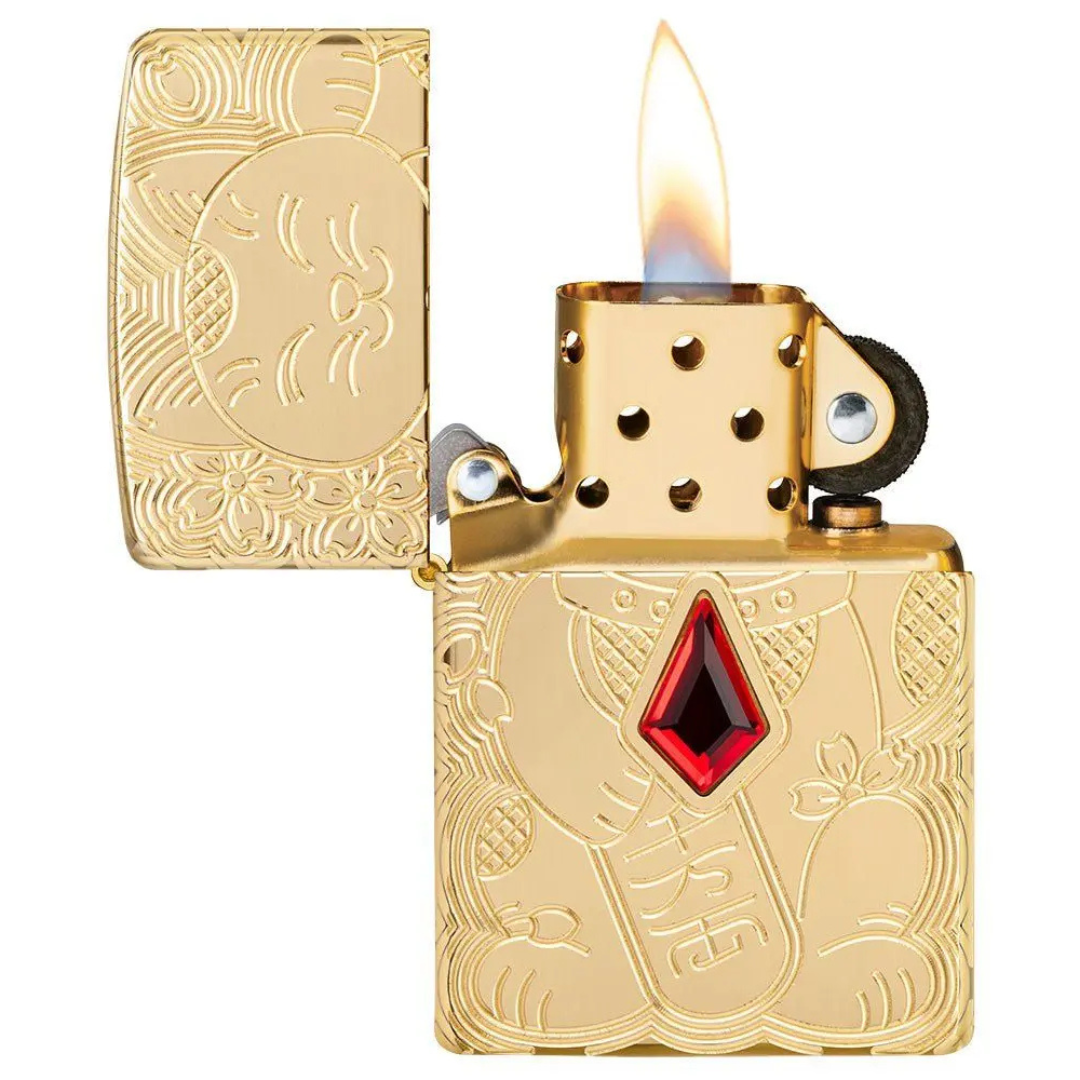 Zippo Armor Lucky Cat Chính Hãng – Bật Lửa Mèo May Mắn Mạ Vàng Đính Đá Đỏ