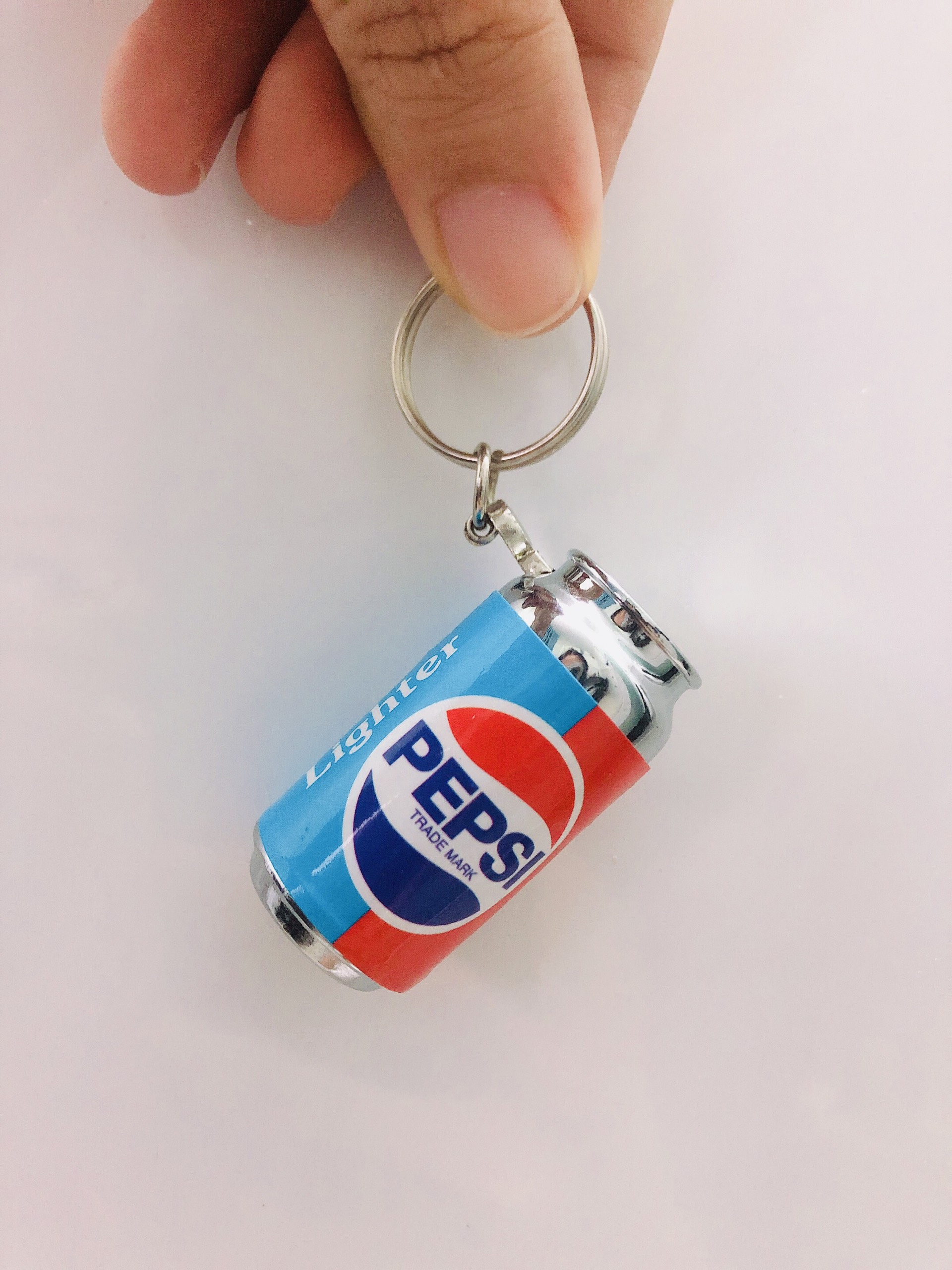 Hột quẹt bật lửa móc khóa hình lon nước ngọt Pepsi mini (xài ga)