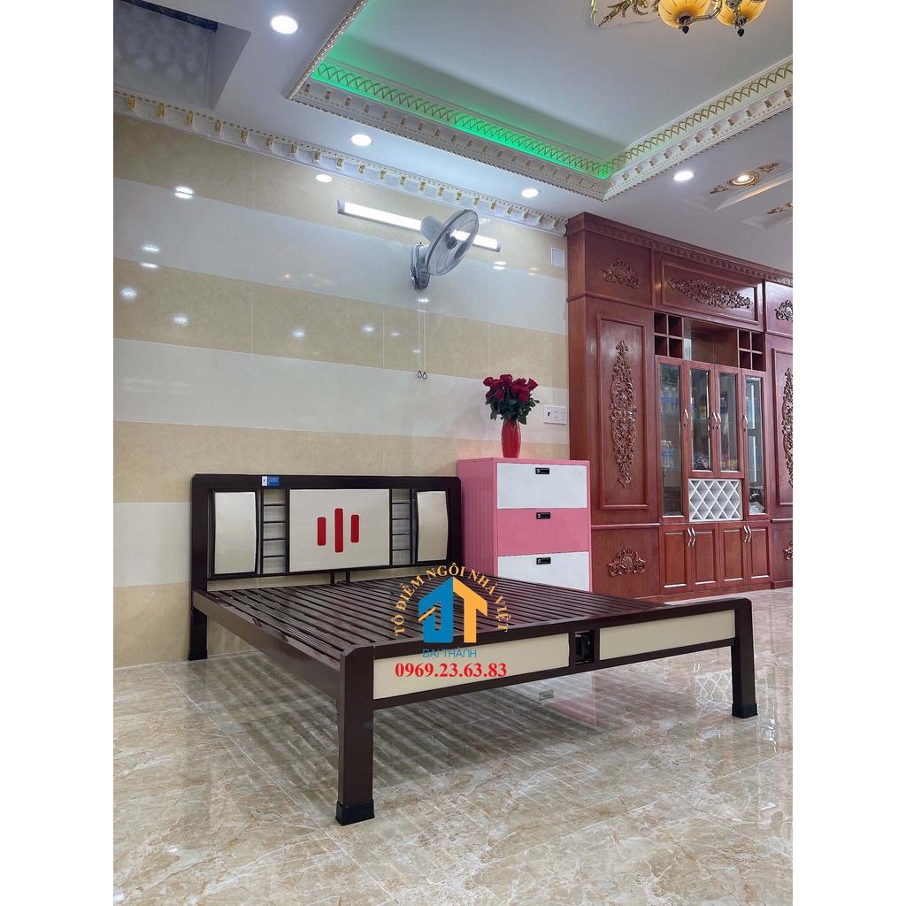 Giường ngủ sắt kiểu gỗ hộp 48 kích thước 1m8x2m – DT01