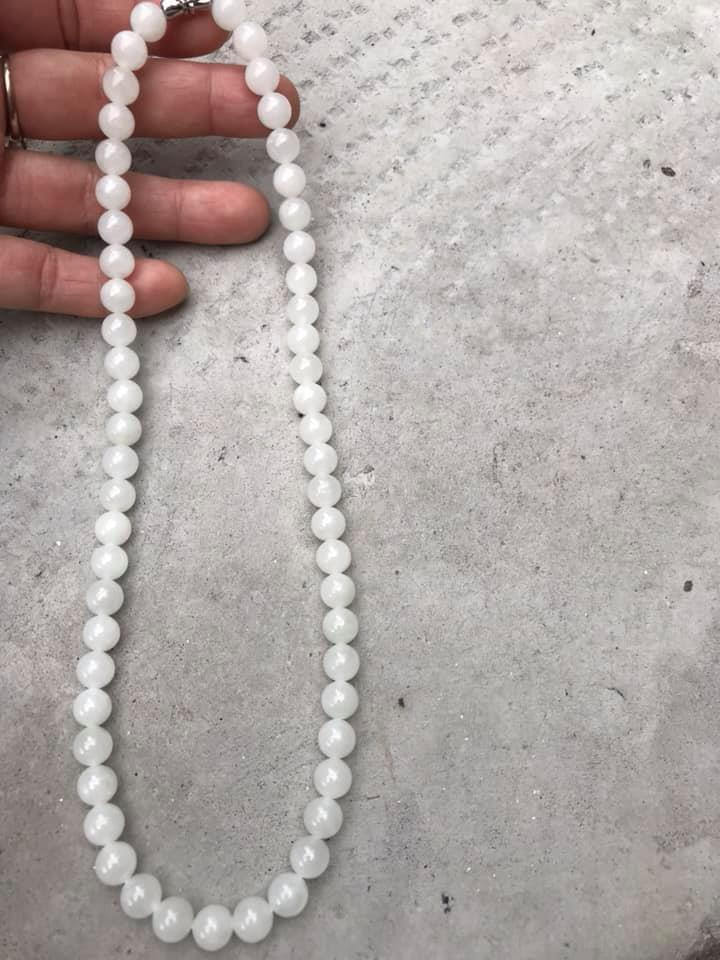 Vòng Chuỗi Đeo Cổ Đẹp Mới Đá Ngọc Hoà Điền Tự Nhiên Size 8mm Màu Trắng Ngọc Đẹp Nữ mệnh Kim mệnh Thủy ạ