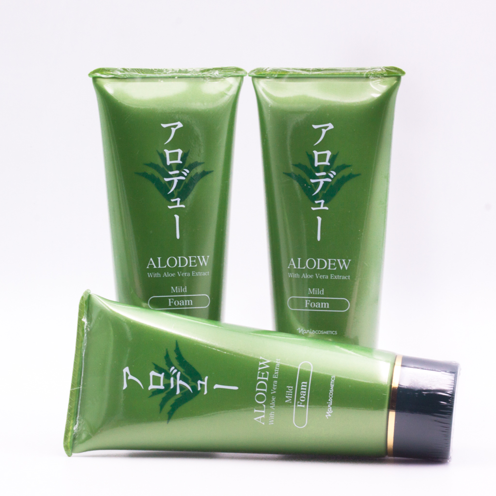Sữa rửa mặt hỗ trợ trị mụn chiết xuất Lô Hội Naris Cosmetic Alodew Mild Foam – Hàng Chính Hãng