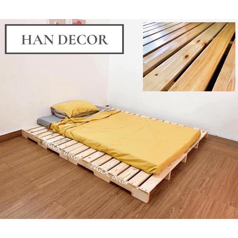 GƯỜNG PALLET GỖ THÔNG 4 TẤM THÔNG MINH TIỆN DỤNG