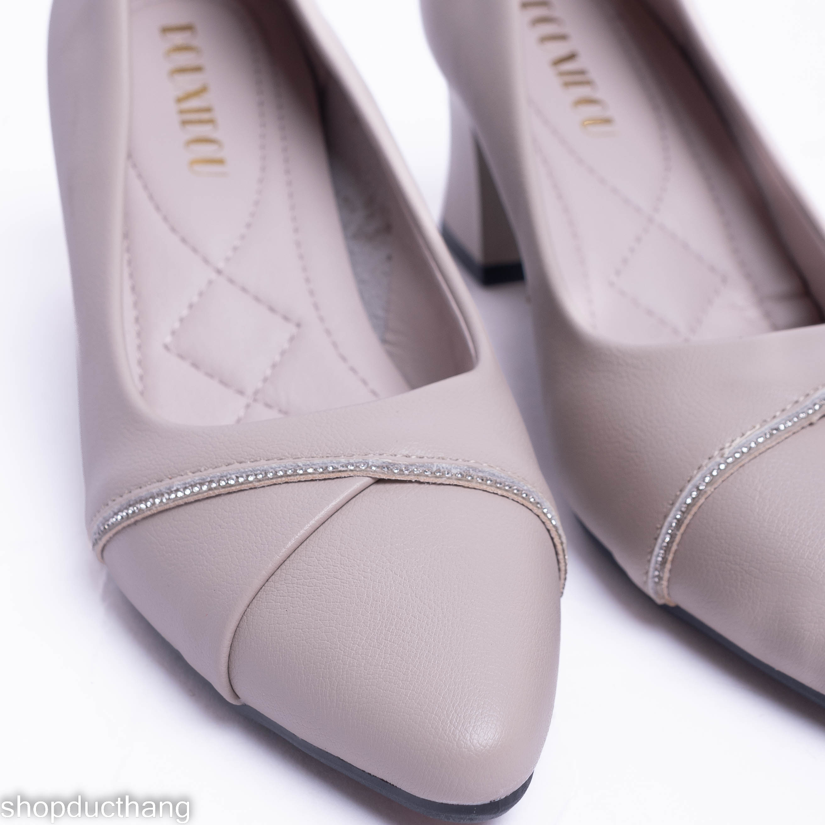 Giày bít cao gót nữ