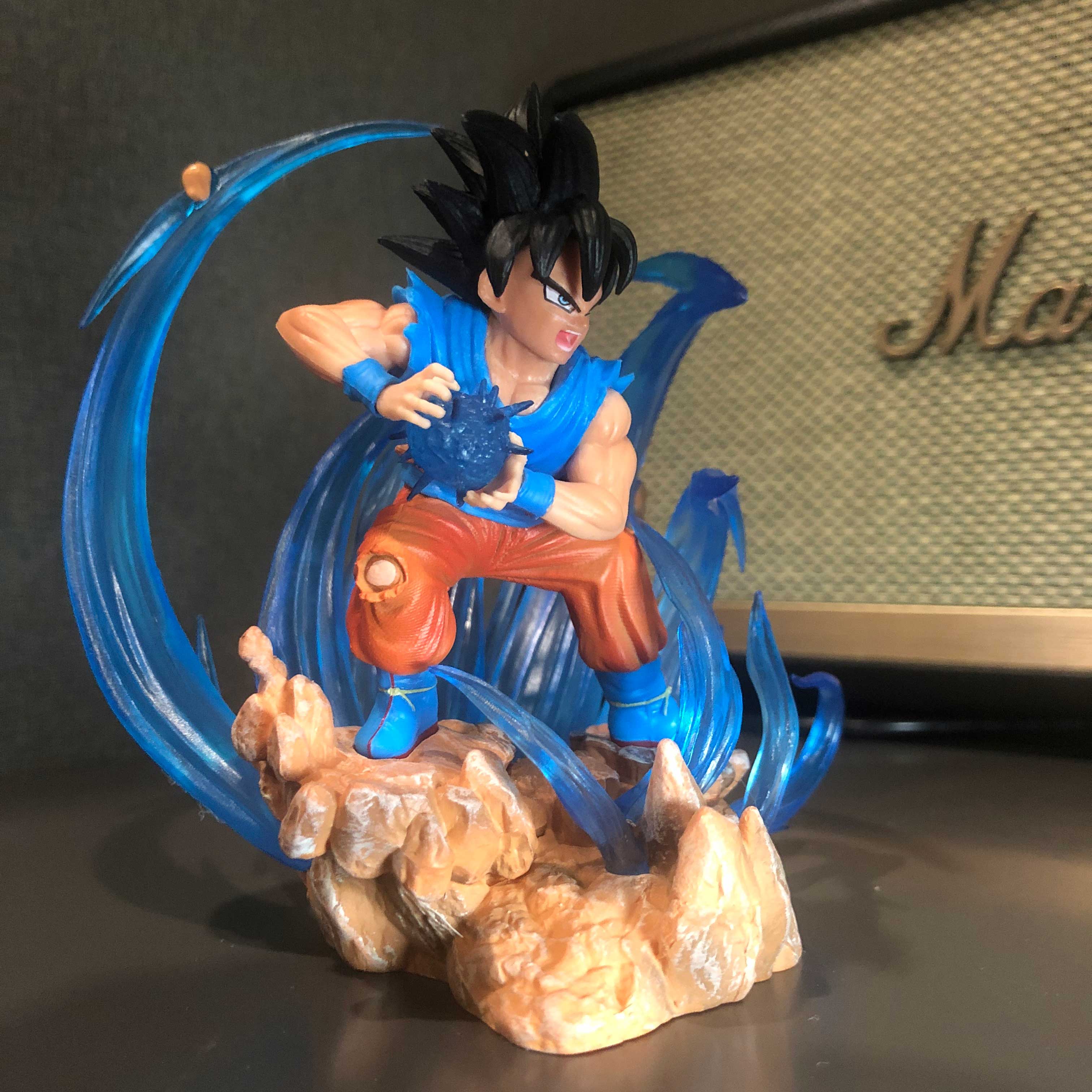 Mô hình Son Goku nổi giận 15 cm có LED - Dragon Ball