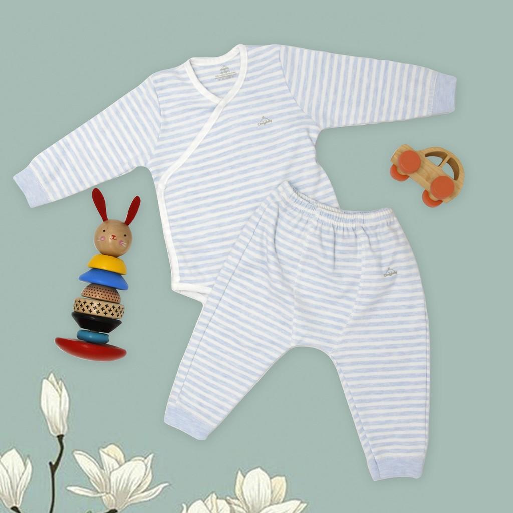 Set áo bodysuit cài chéo giữ ấm ngực dài tay kèm quần rời 100% Cotton cho bé Comfybaby