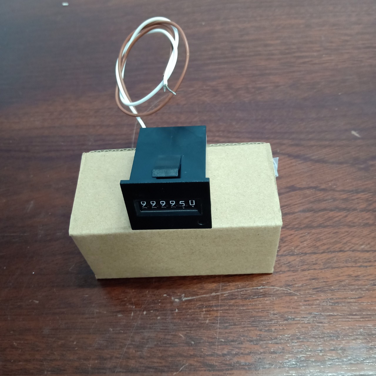 Bộ đếm cơ điện từ 24VDC