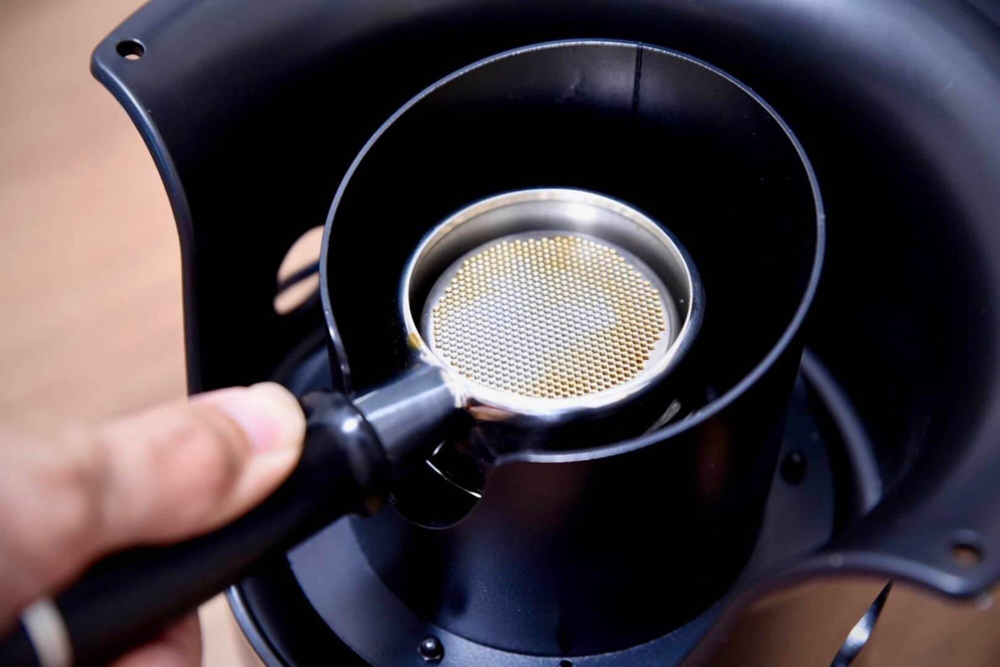 Máy vệ sinh tay cầm espresso tự động Automatic Protafilter Cleaner
