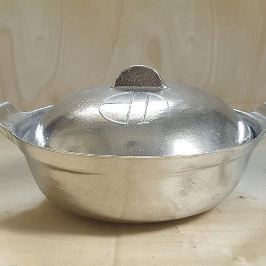 Nồi Gang Kho Cá Thịt Dày 2 Lớp Chống Bể Giữ Nhiệt Lâu Hơn kích thước 23cm