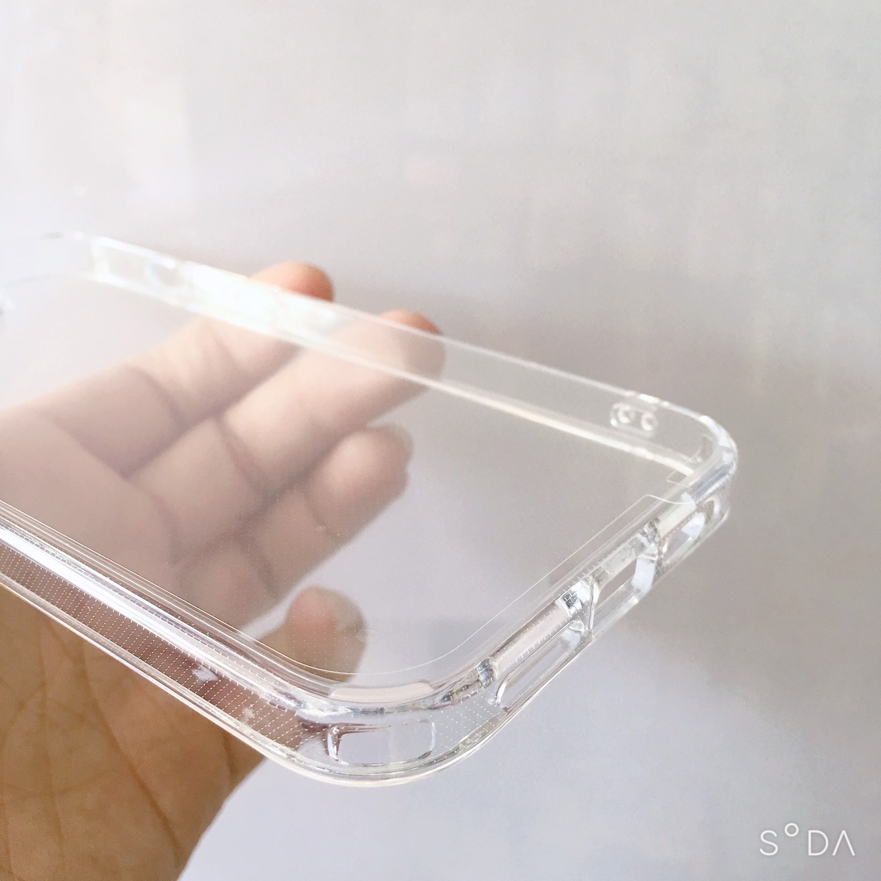 Ốp lưng Likgus trong suốt không ố màu dành cho iPhone 13/ 13 Pro/ 13 Pro Max