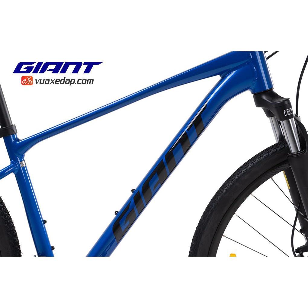 Xe đạp GIANT Roam 4 Disc 2022