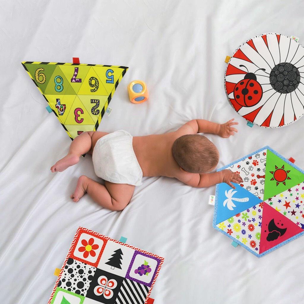 Tranh vải Bộ 4 thẻ kích thích thị giác cho trẻ thời kỳ tập lẫy, kích thích giác quan cho trẻ sơ sinh