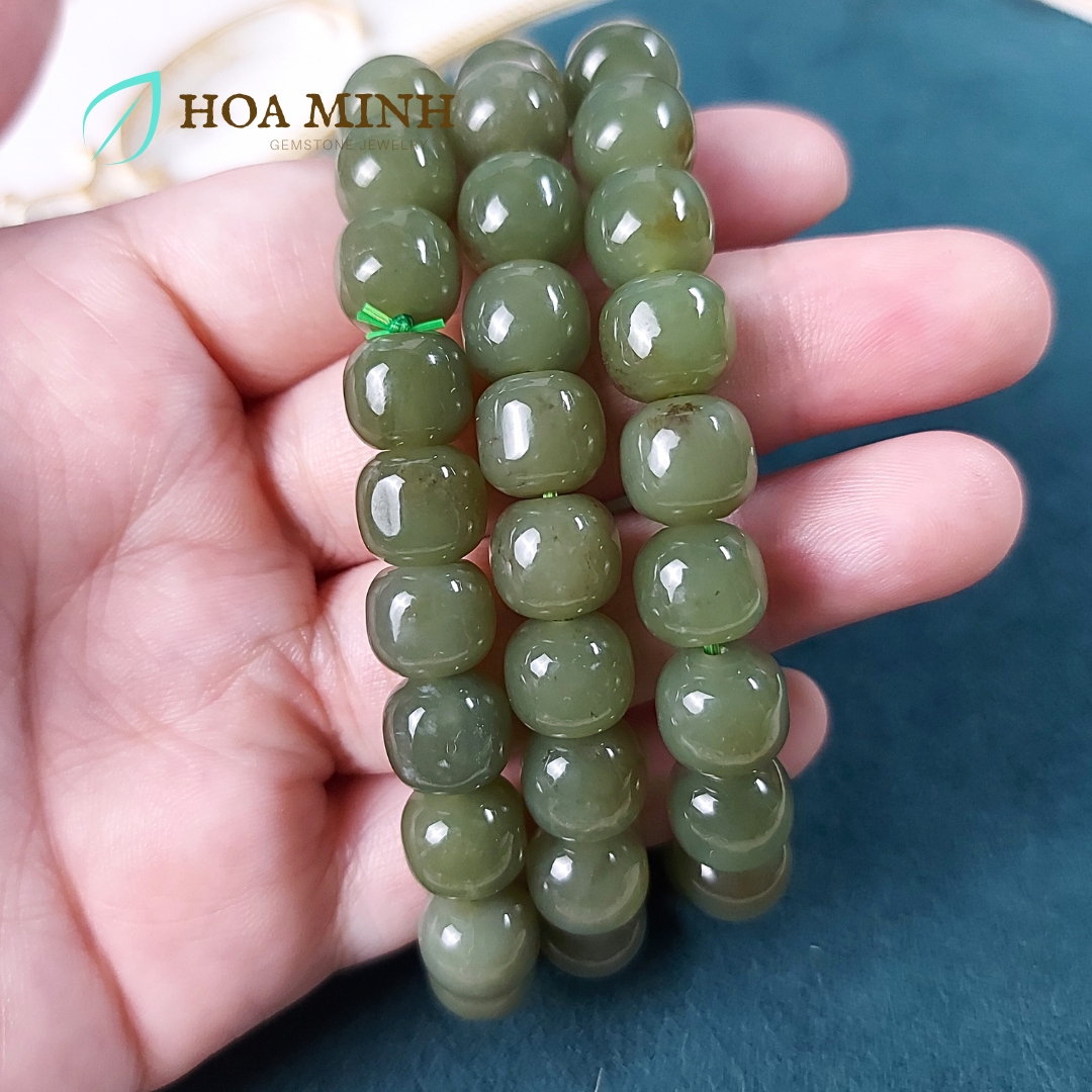 Vòng tay Ngọc Hoà Điền xanh lá cây hạt vuông size 10 li đẹp VIP