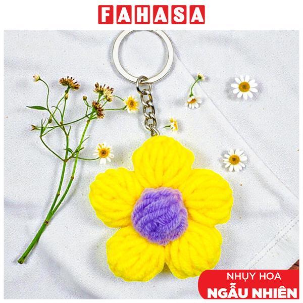 Móc Khoá Len Hoa Đậu - Màu Vàng (Nhụy Hoa Màu Ngẫu Nhiên)