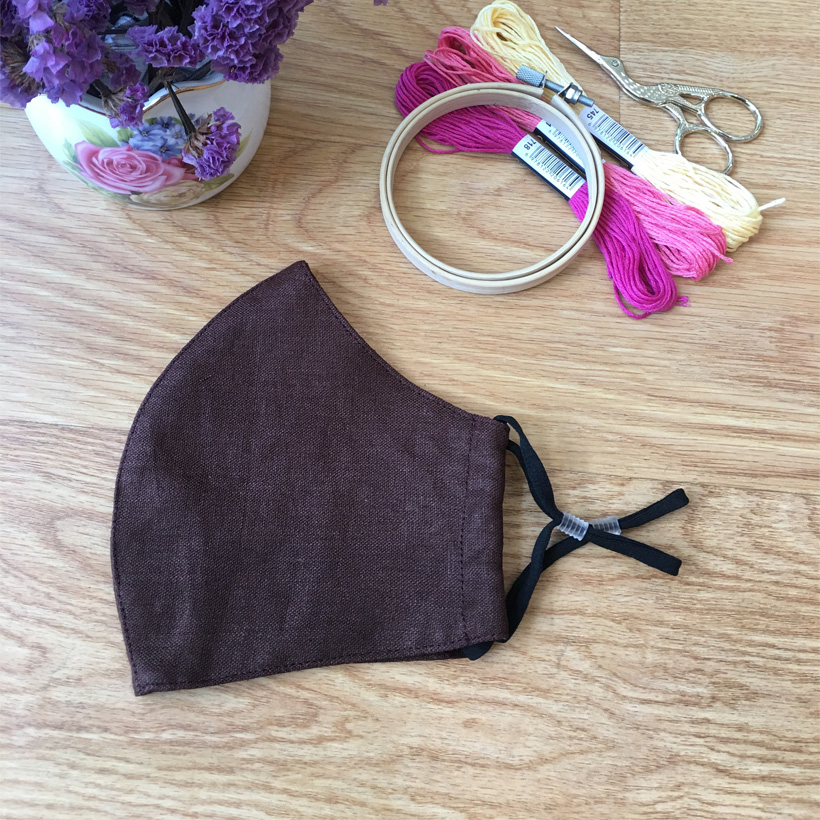 Khẩu trang thêu tay vải linen berry - Màu Nâu