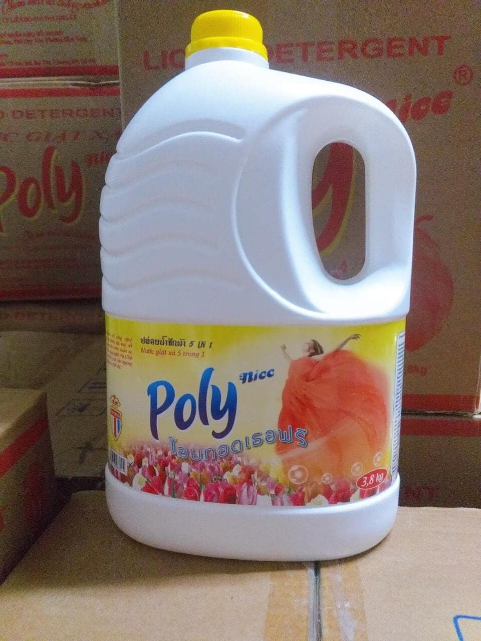 Nước giặt xả Poly Nice