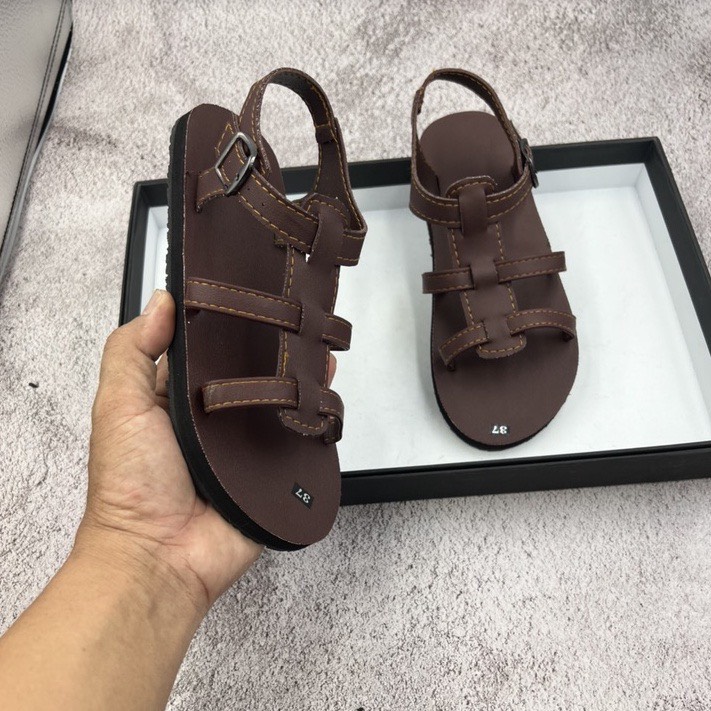 Dép sandal Nữ quai da mềm Đế bệt Cao Su ôm chân LYNA Sandal mã SD051 - Nâu