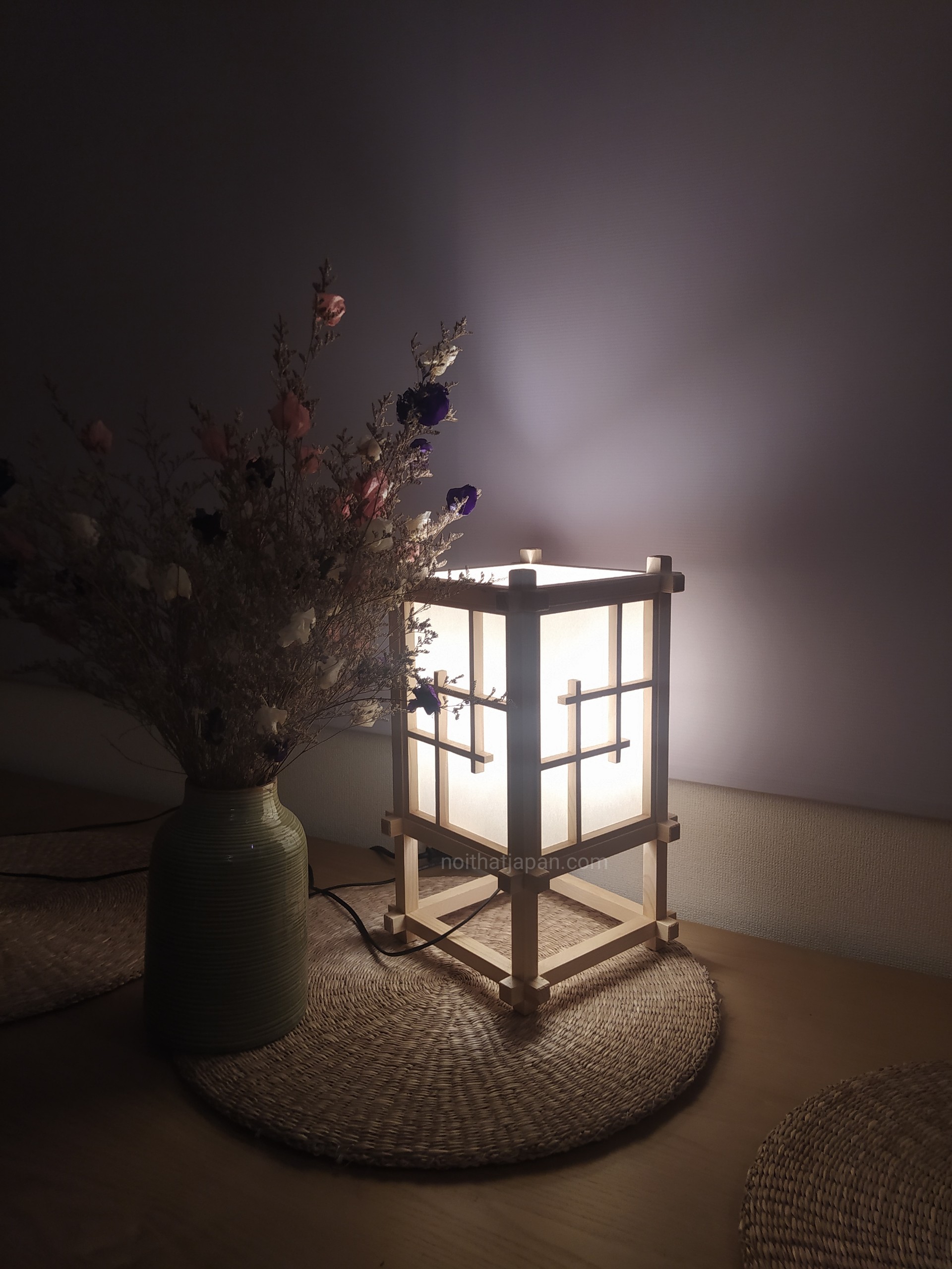 Đèn gỗ shoji deco phòng trà, phòng thiền, phong cách Nhật Bản, để bàn, gỗ tự nhiên và shoji Nhật Bản, kt 20*20*40cm gồm bóng đèn led ánh sáng vàng